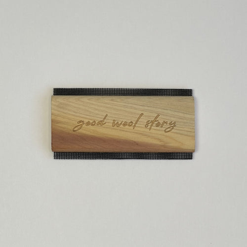'Cedar' wool comb