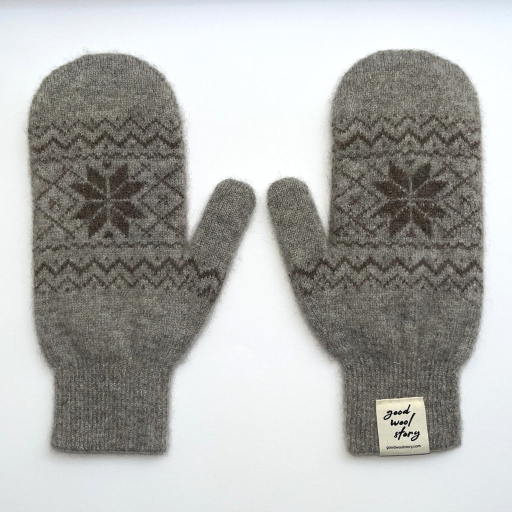 'Snow' yak wool mittens